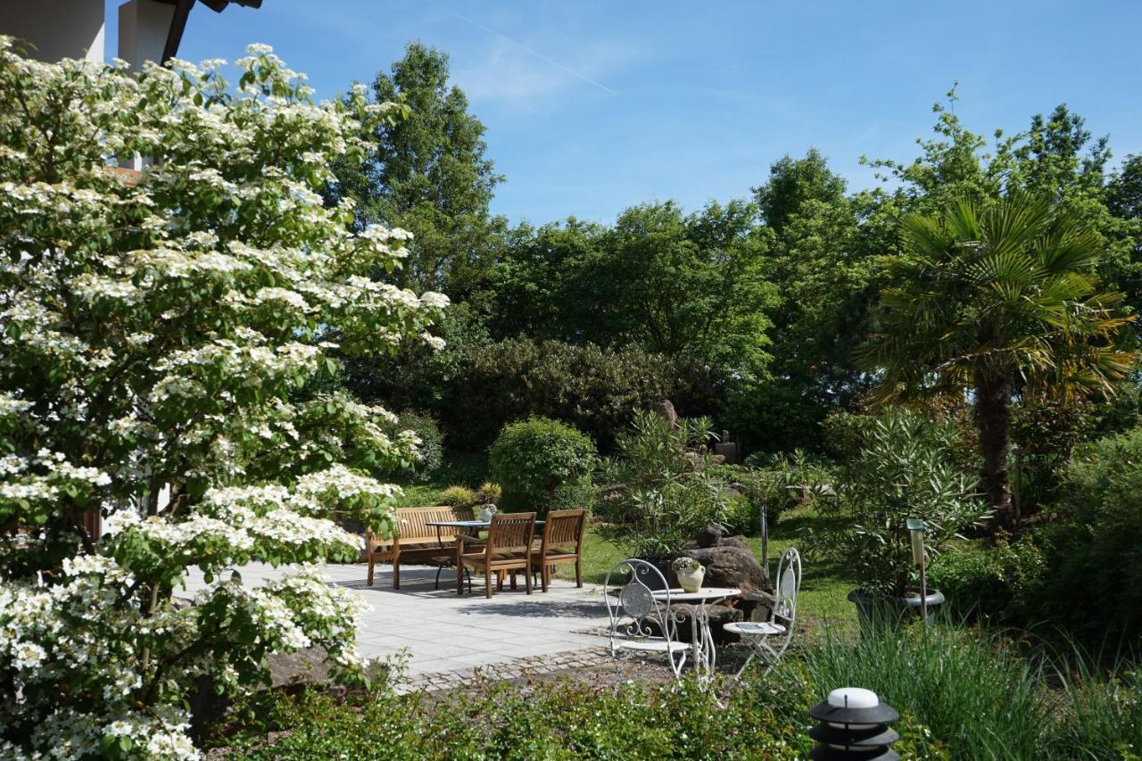 Gaestehaus Am Fuerstweg Heuchelheim-Klingen 외부 사진
