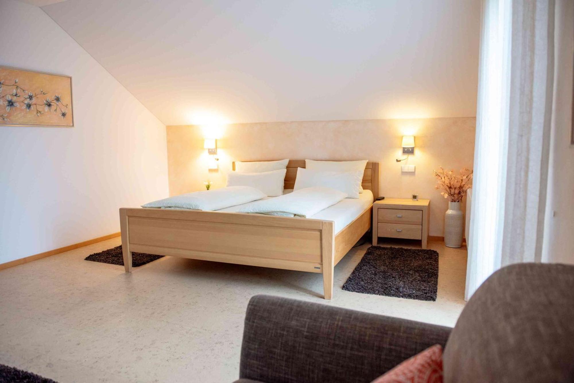 Gaestehaus Am Fuerstweg Heuchelheim-Klingen 외부 사진