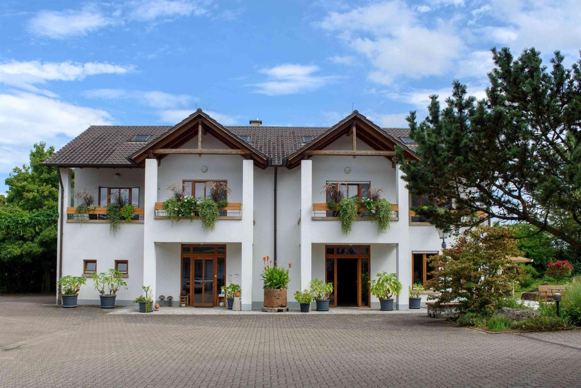 Gaestehaus Am Fuerstweg Heuchelheim-Klingen 외부 사진